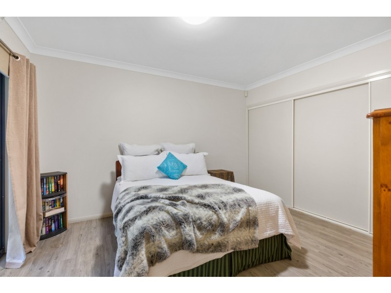 6 Aquila Street, Redland Bay QLD 4165