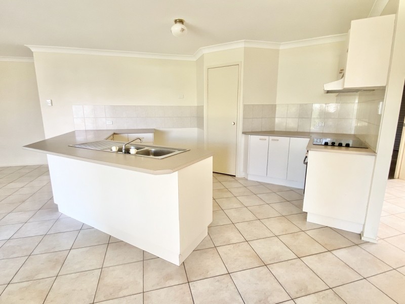 4 Coventry Court, Wellington Point QLD 4160