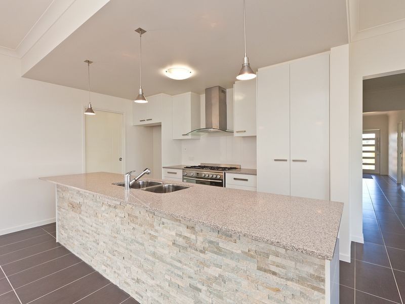 10 Tarvin Close, Wellington Point QLD 4160
