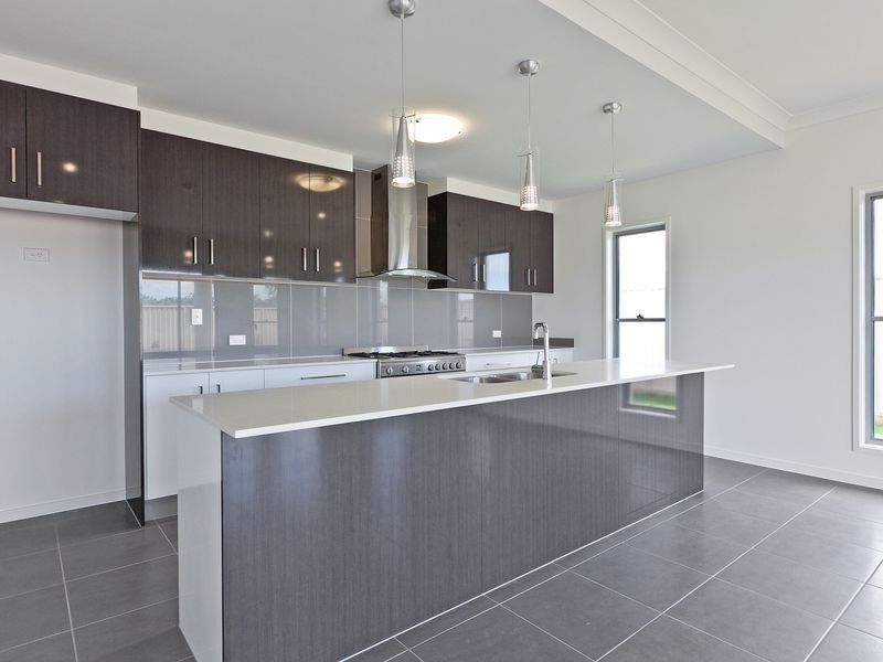 5 Tarvin Close, Wellington Point QLD 4160