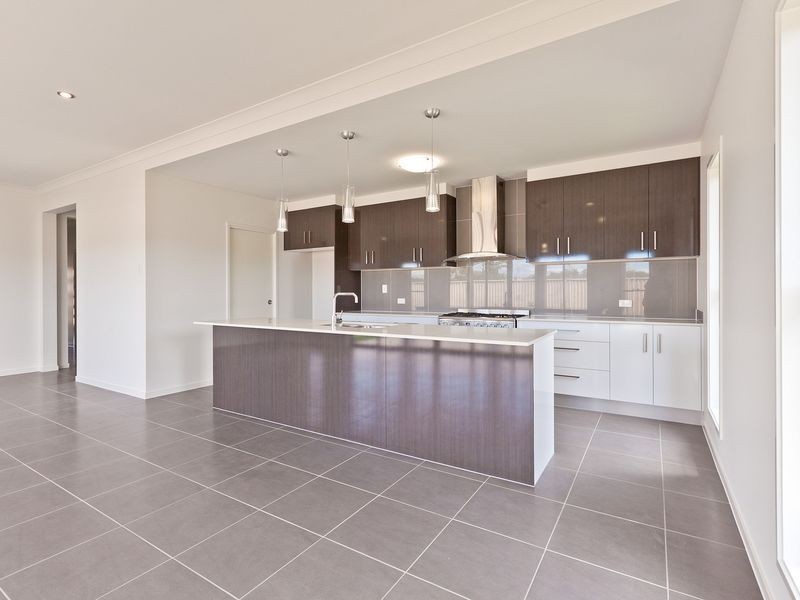 5 Tarvin Close, Wellington Point QLD 4160