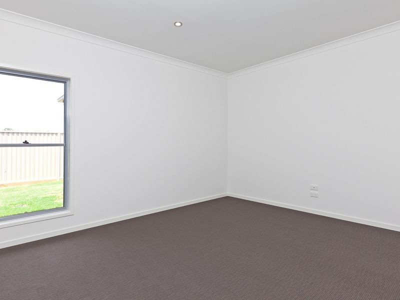 5 Tarvin Close, Wellington Point QLD 4160