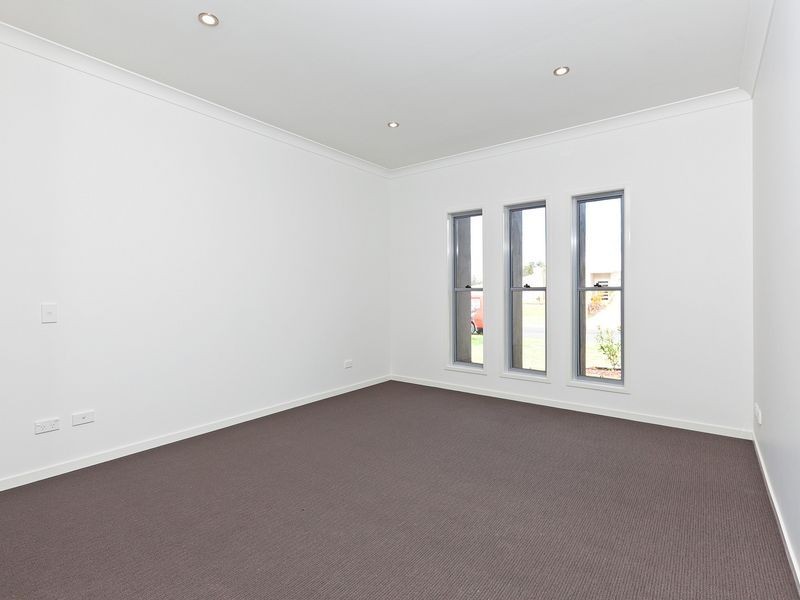 5 Tarvin Close, Wellington Point QLD 4160