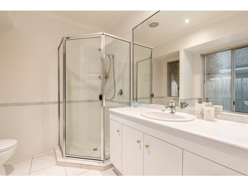 72 Sinnamon Road, Sinnamon Park QLD 4073