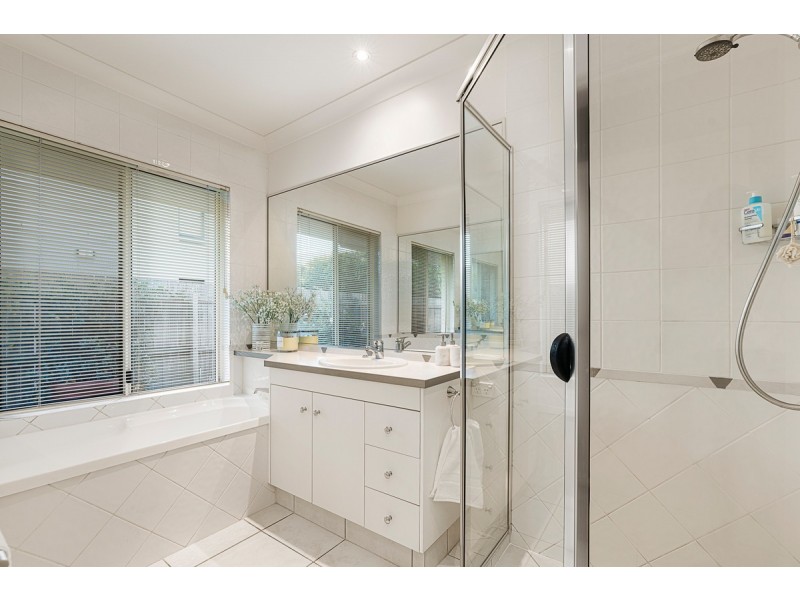 72 Sinnamon Road, Sinnamon Park QLD 4073