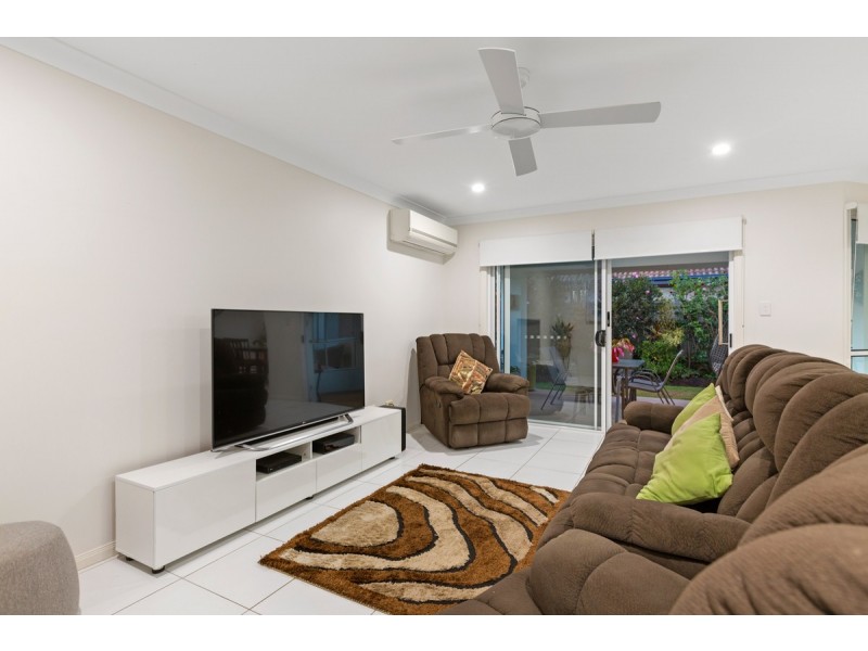 12 Gloria Parade, Redland Bay QLD 4165
