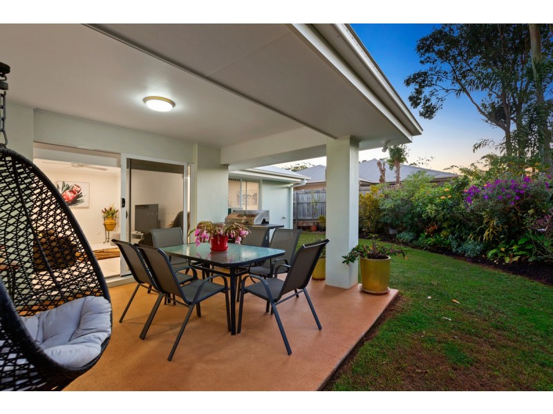 12 Gloria Parade, Redland Bay QLD 4165