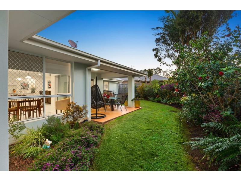 12 Gloria Parade, Redland Bay QLD 4165