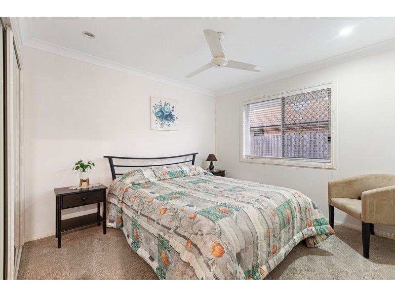 12 Gloria Parade, Redland Bay QLD 4165