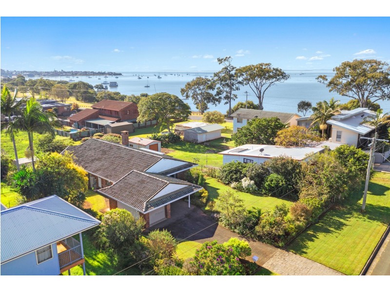 4 Barron Street, Victoria Point QLD 4165