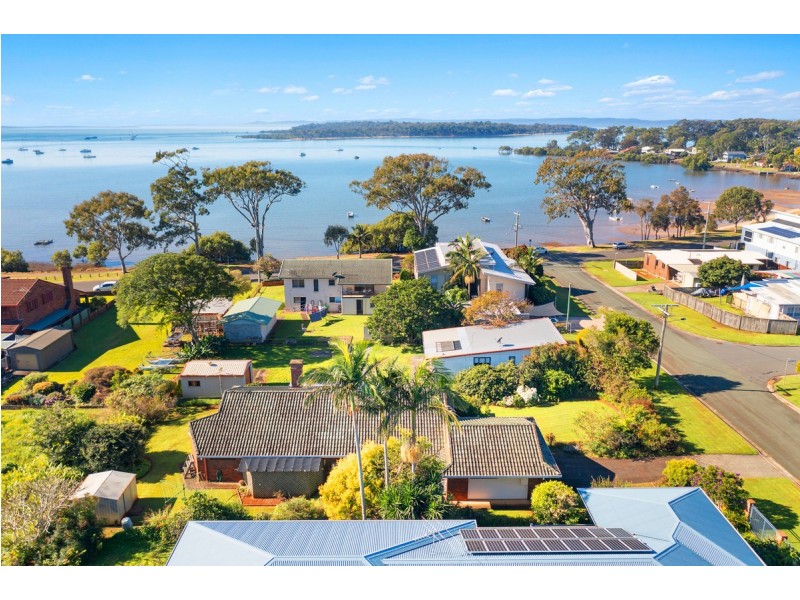 4 Barron Street, Victoria Point QLD 4165