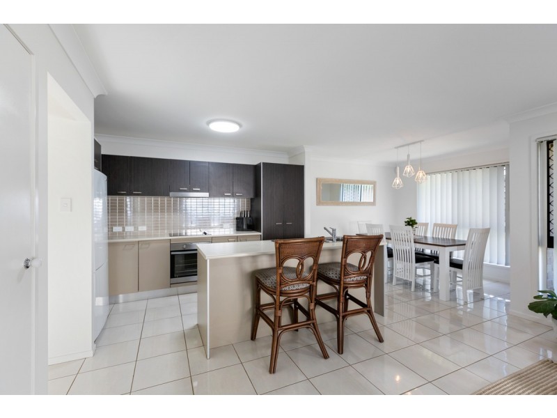7 Lizard Place, Redland Bay QLD 4165