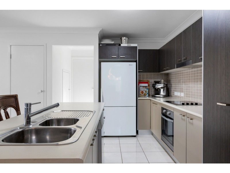 7 Lizard Place, Redland Bay QLD 4165