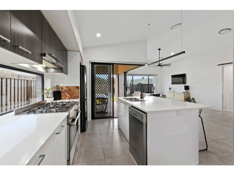 12 Annette Street, Logan Reserve QLD 4133