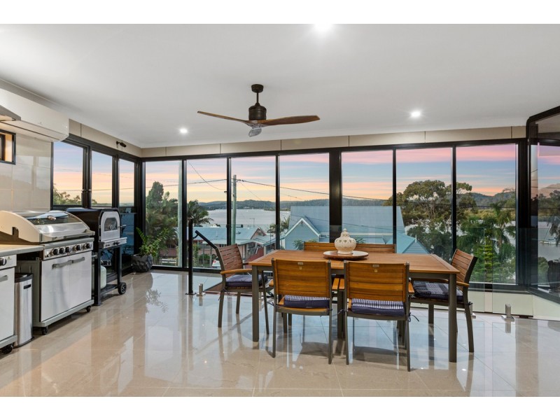 5 Schooner Street, Russell Island QLD 4184
