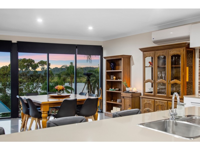 5 Schooner Street, Russell Island QLD 4184