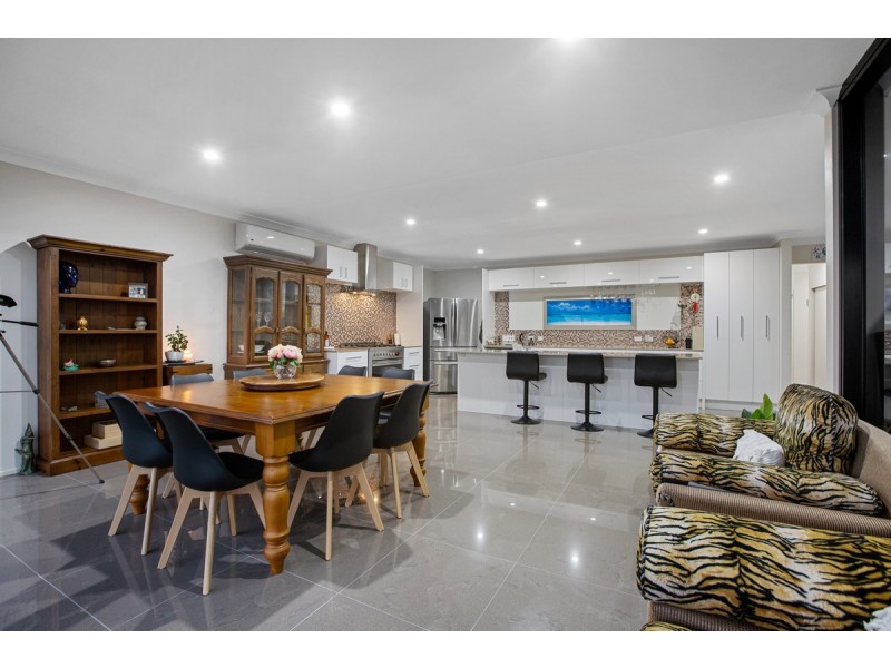 5 Schooner Street, Russell Island QLD 4184