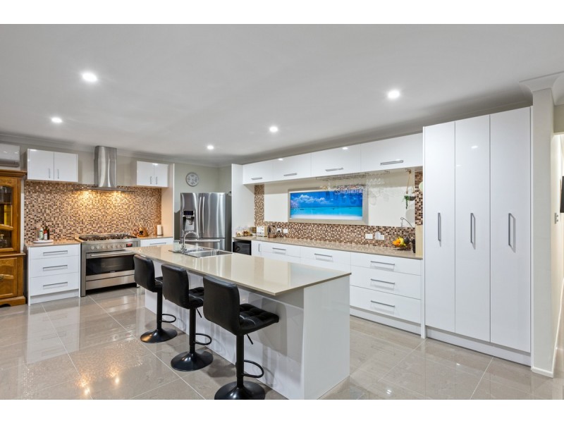 5 Schooner Street, Russell Island QLD 4184