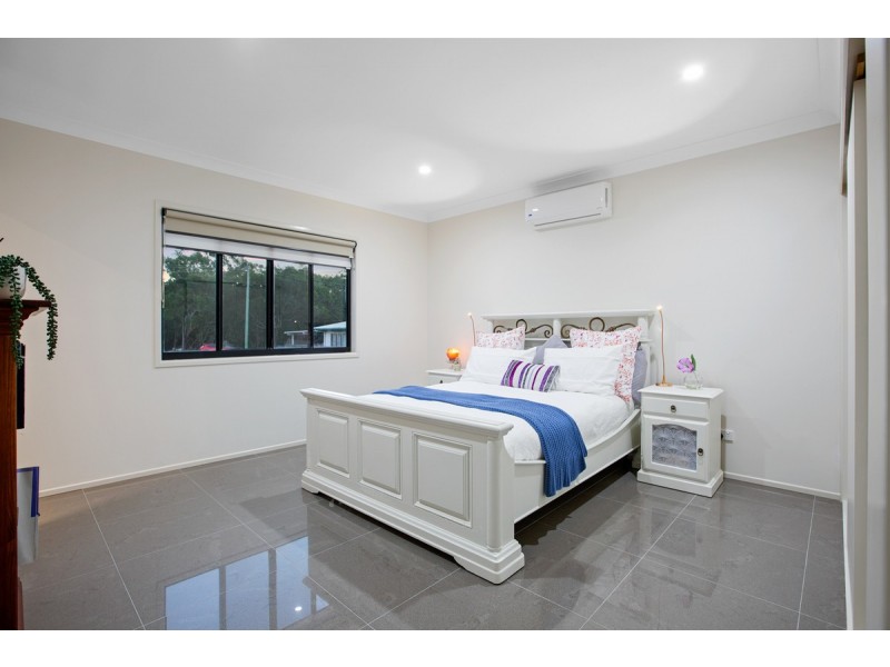 5 Schooner Street, Russell Island QLD 4184