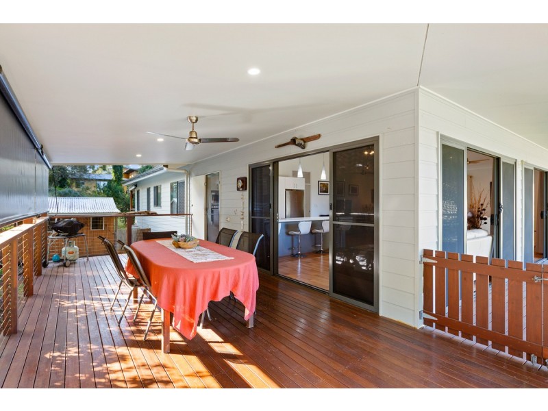 32 Coast Road, Macleay Island QLD 4184