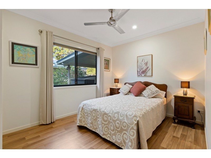 32 Coast Road, Macleay Island QLD 4184