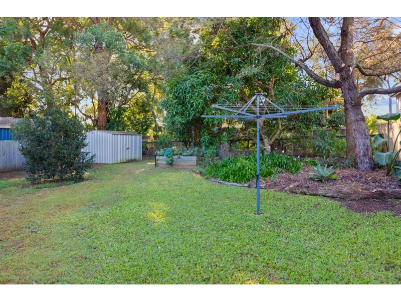 32 Coast Road, Macleay Island QLD 4184