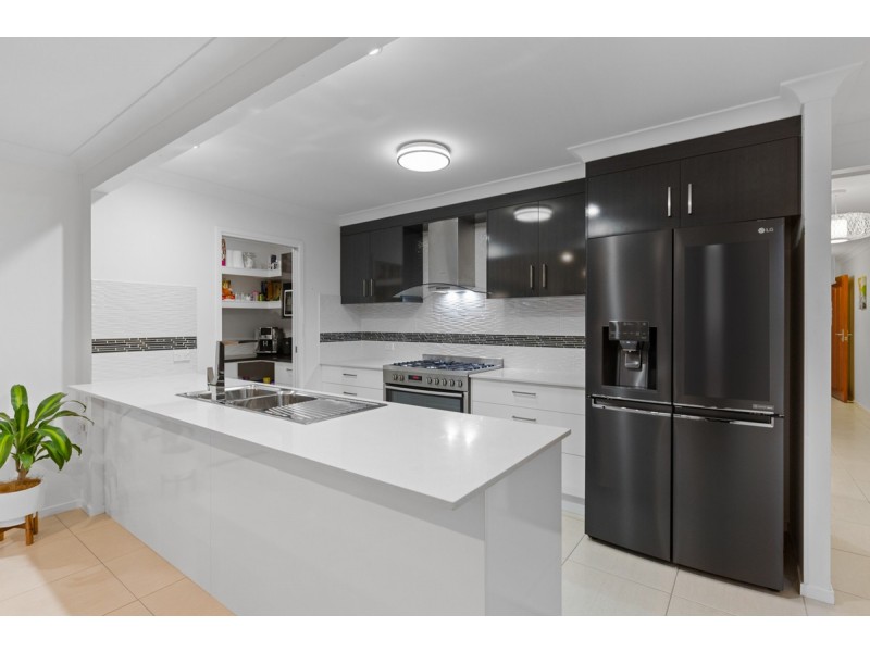 18 Willis Close, Redland Bay QLD 4165