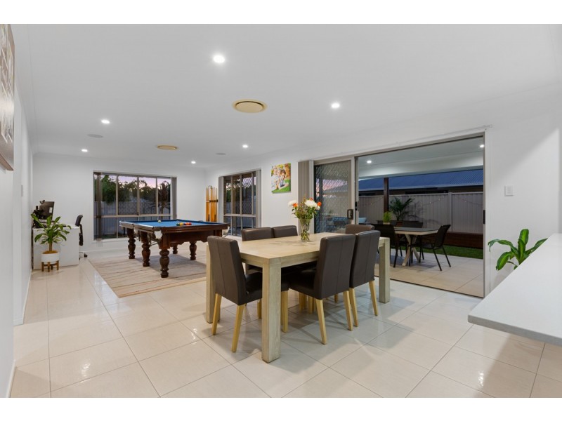 18 Willis Close, Redland Bay QLD 4165