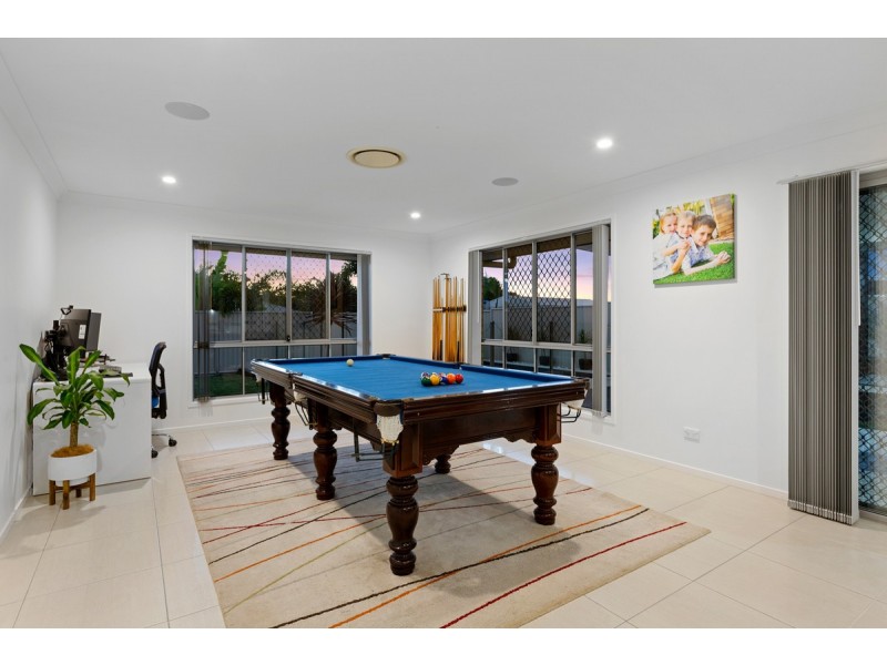 18 Willis Close, Redland Bay QLD 4165