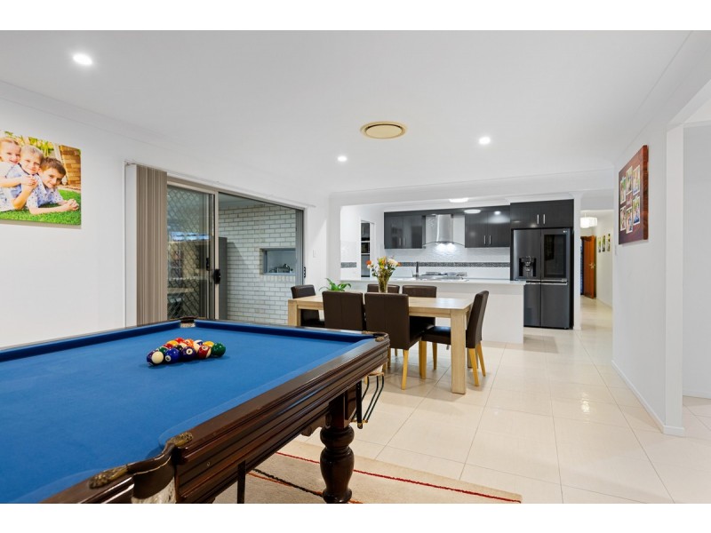 18 Willis Close, Redland Bay QLD 4165