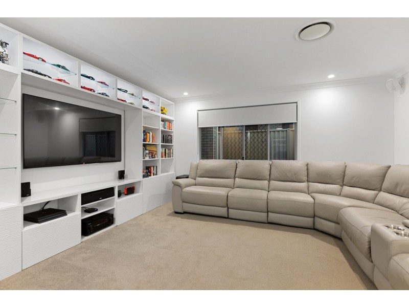 18 Willis Close, Redland Bay QLD 4165