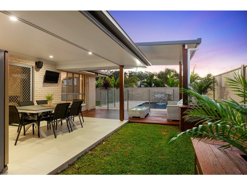 18 Willis Close, Redland Bay QLD 4165