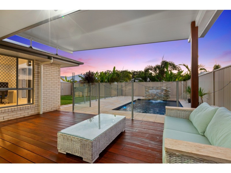 18 Willis Close, Redland Bay QLD 4165