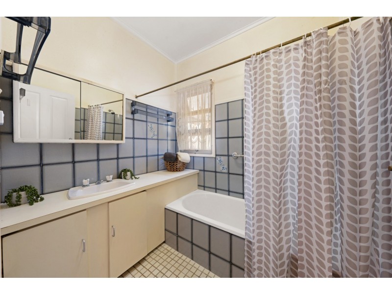 54 Windsor Street, Hamilton QLD 4007