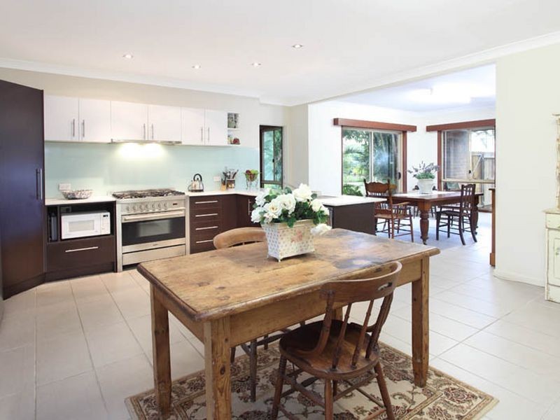 8 Azalea Street, Redland Bay QLD 4165