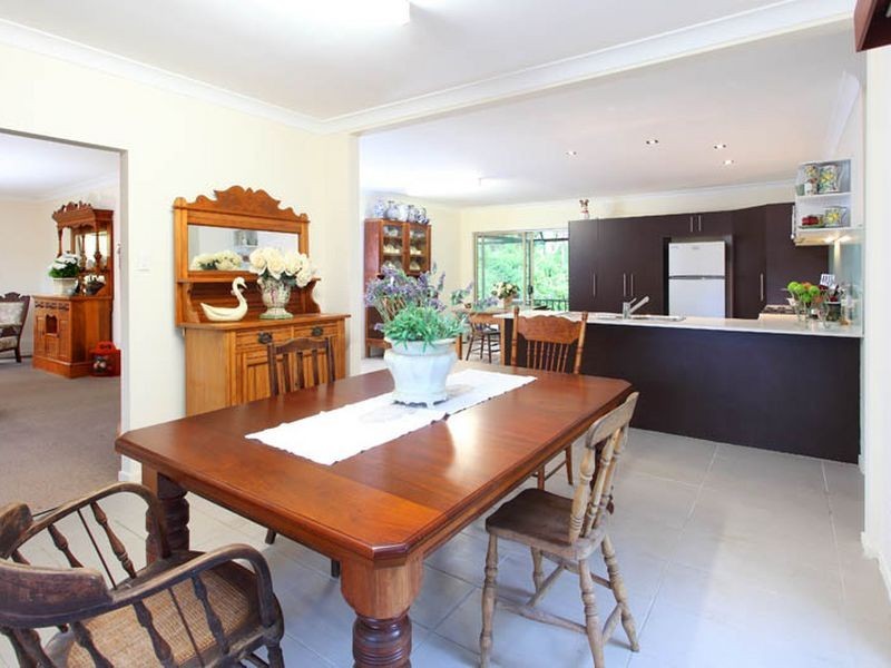 8 Azalea Street, Redland Bay QLD 4165