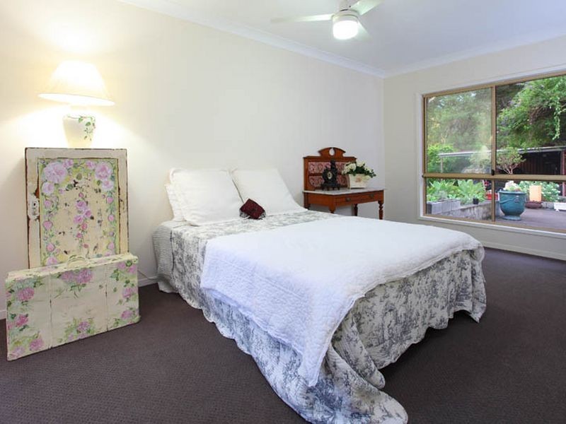 8 Azalea Street, Redland Bay QLD 4165