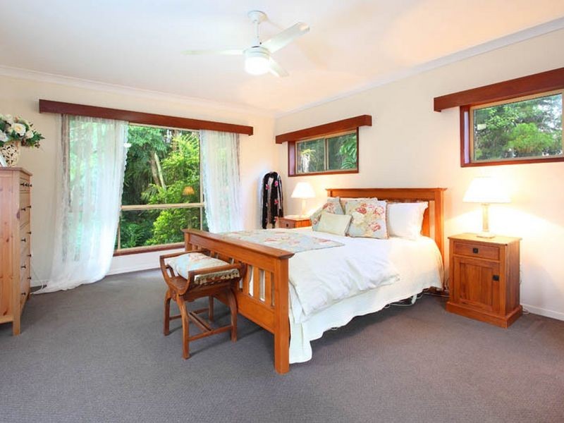 8 Azalea Street, Redland Bay QLD 4165