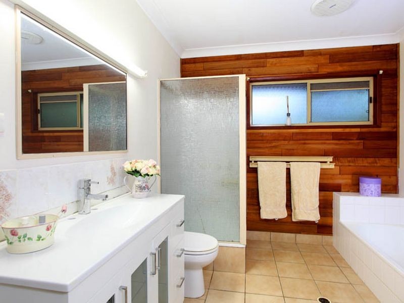 8 Azalea Street, Redland Bay QLD 4165