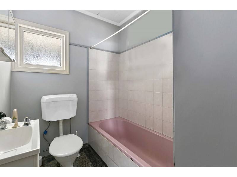 57 Wondall Road, Wynnum West QLD 4178