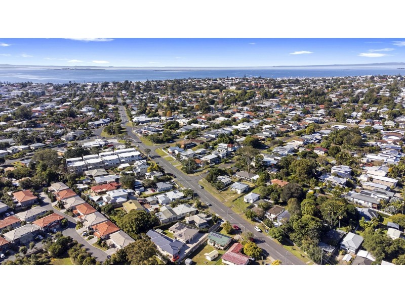 57 Wondall Road, Wynnum West QLD 4178