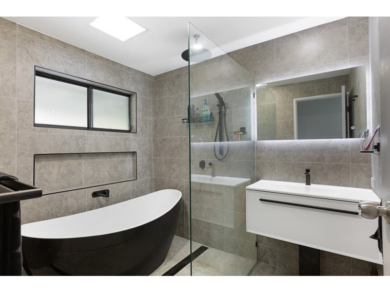 142 Sycamore Parade, Victoria Point QLD 4165
