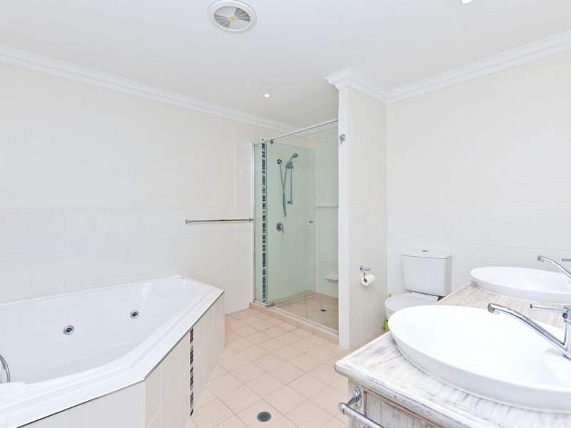 43 Thorne Road, Birkdale QLD 4159