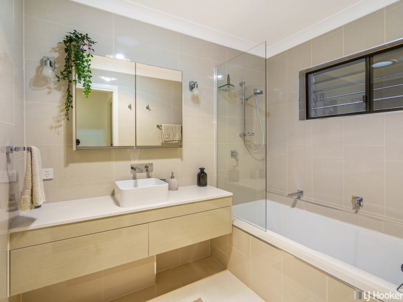 41 Thompson Esplanade, Victoria Point QLD 4165