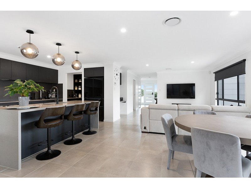 31A Lynch Crescent, Birkdale QLD 4159