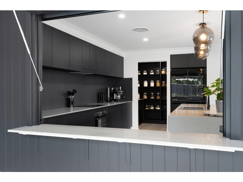 31A Lynch Crescent, Birkdale QLD 4159