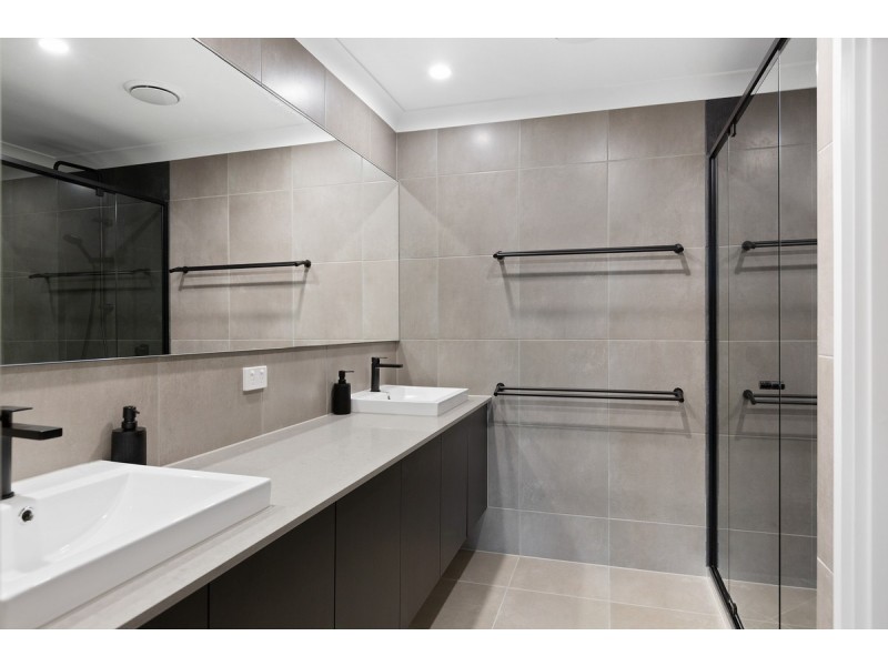 31A Lynch Crescent, Birkdale QLD 4159