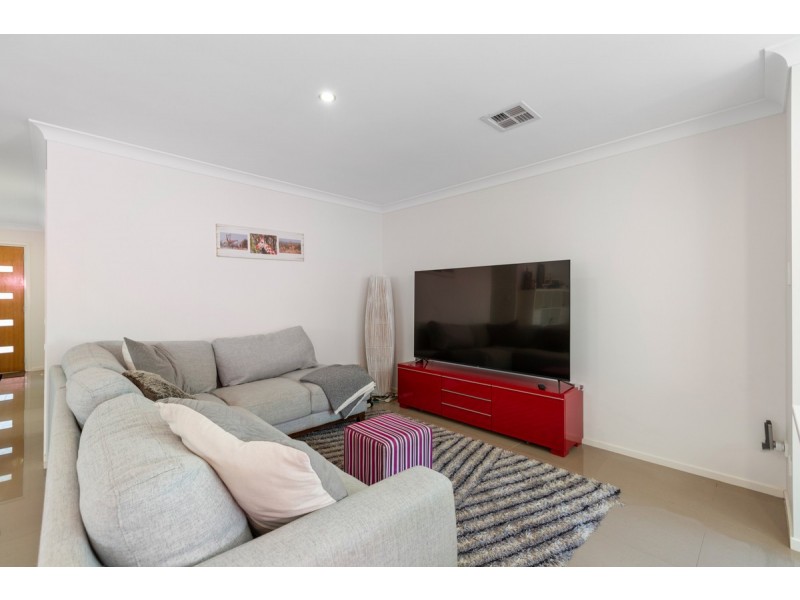 35/57 Charles Canty Drive, Wellington Point QLD 4160