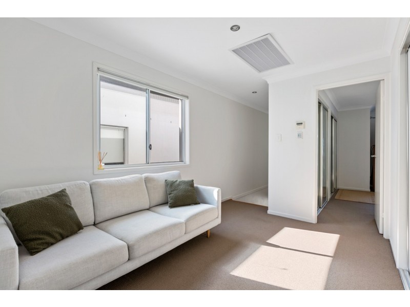 35/57 Charles Canty Drive, Wellington Point QLD 4160