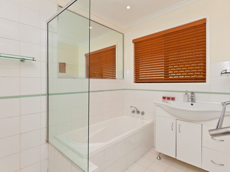 15 Sandpiper Street, Wellington Point QLD 4160